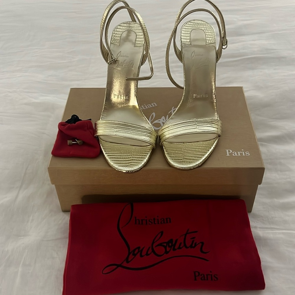 New Never Worn Louboutin Loubigirl 100 38.5 Color Platine (light gold) red sole